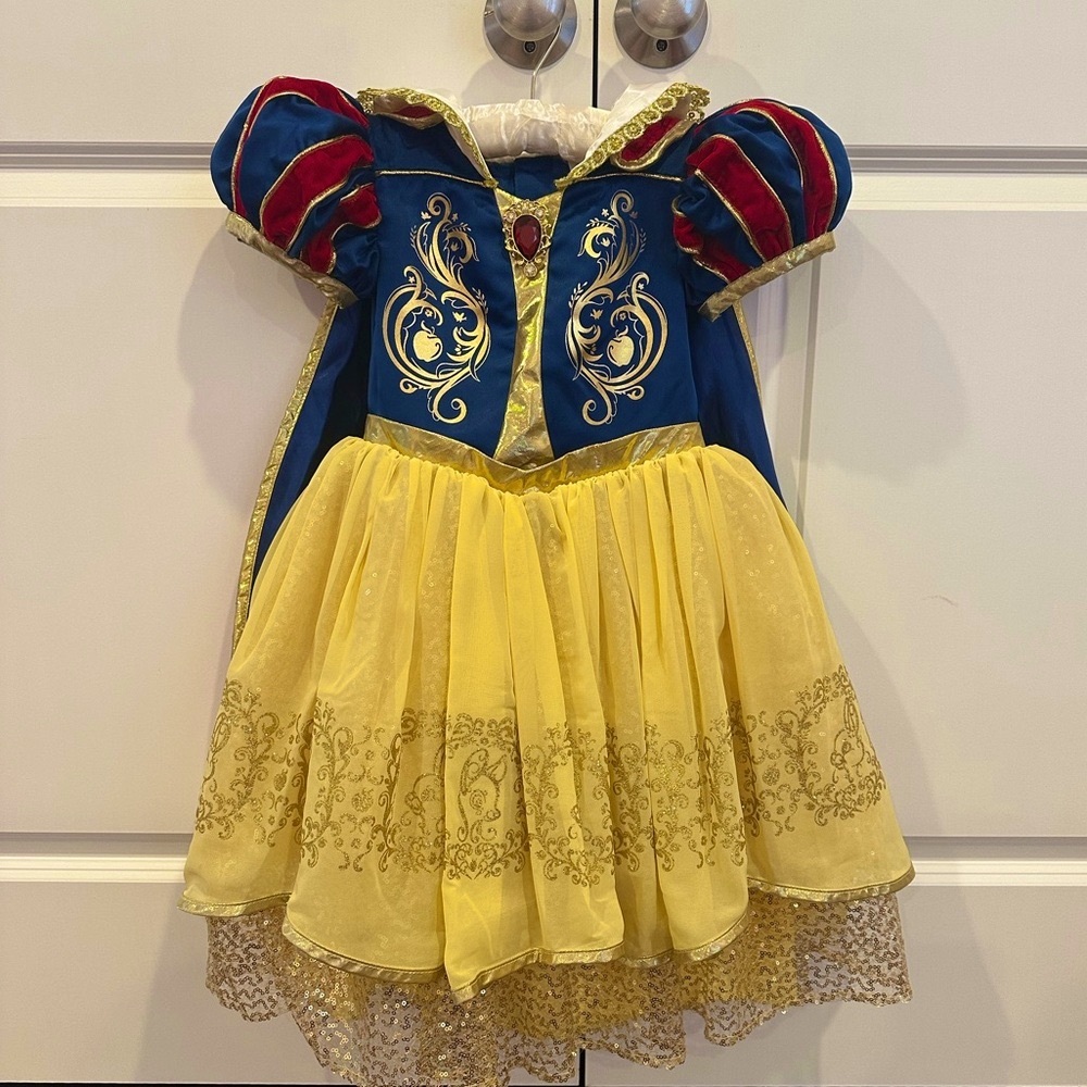 Disney Store Snow White Deluxe Costume